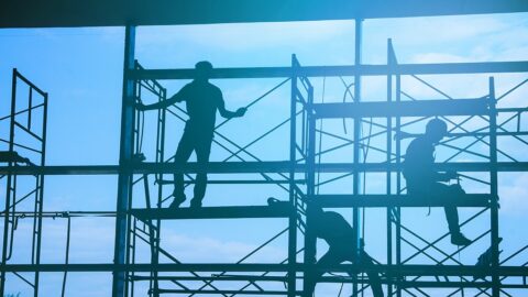 鉄骨と足場で現場を支える！鳶職人ならではのやりがいとは？